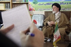 جشن‌های دهه فجر رنگ و بوی غیر اسلامی به خود نگیرد