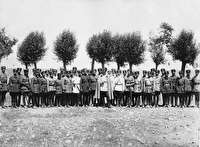 کشیک دادن یک مأمور شهربانی در برابر هر صندوق پست!