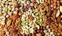 جدال اتحادیه آجیل با وزارتخانه بر سر بادام هندی و پسته ایرانی