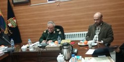 برخی‌ همانند زالو به جان مردم و نظام افتاده‌اند