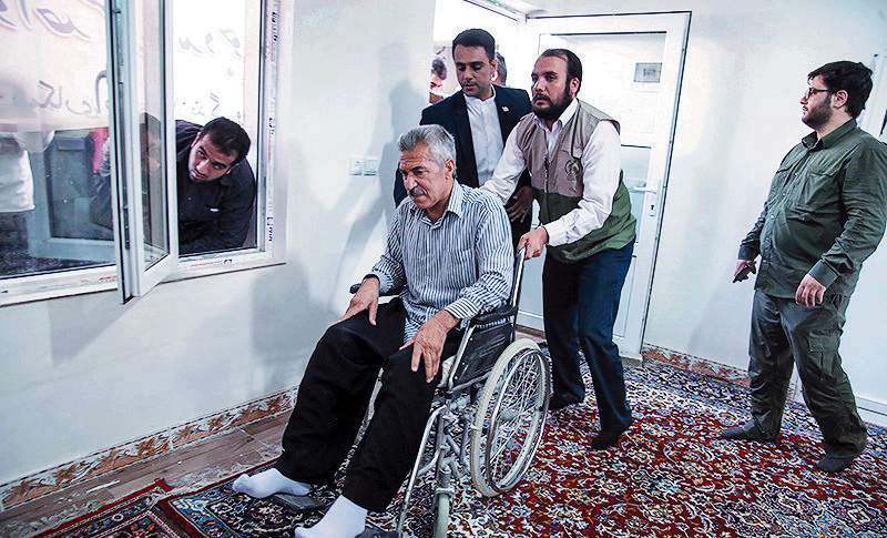 مددجویان بهزیستی روستاهای سرپلذهاب در خانههای نوساز بسیج مددجویان بهزیستی روستاهای سرپلذهاب در خانههای نوساز بسیج