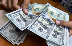 کاهش قیمت دلار و آرامش حاکم بر بازار تا چه زمانی ادامه دارد؟