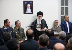 رهبر انقلاب: احتمال جنگ نظامی با محاسبات سیاسی وجود ندارد