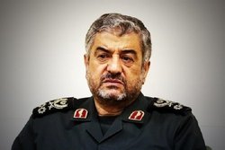 مشکلات کشور با تقویت نقش مردم در حوزه اقتصادی حل می‌شود