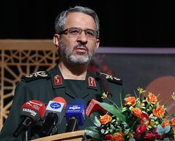 گله مندیم که مسئولان از ظرفیت بسیج استفاده نمی کنند/انقلاب اسلامی مینیاتوری از عاشورای حسینی است