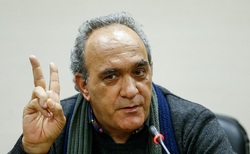 مناسباتِ سالم تئاتر را برهم زده‌اند
