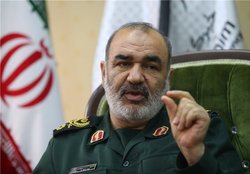 در  هر نقطه  منافع دشمن را ویران می‌کنیم/ ملت ایران در زمین دشمن بازی نمی‌کند