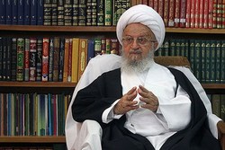 آیت‌الله مکارم شیرازی: ۲۰۳۰ آسیب بی سر و صدا در لباس خدمت است