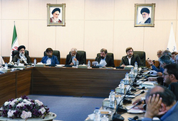 هیئت ۱۵ نفره مجمع نظارت می‌کند، نه دخالت