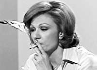 وصفی از احوال ملکه بی‌اصل و نسب دربار