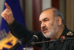 دشمن از «قدرت موشکی ایران» به شدت می‌ترسد/ از تحریم‌ها عبور می‌کنیم