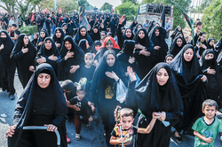 تاریخ‌سازی زنان در کنار مردان و در مدارخود