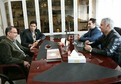 کمان های کارگران آماده شلیک می شوند