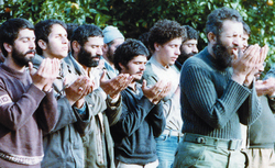 بی‌نماز می‌آمدند و با نماز شهید می‌شدند