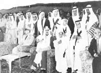 اسلام‌ستیزی شاه را به عرب‌ستیزی تعبیر می‌کنند!