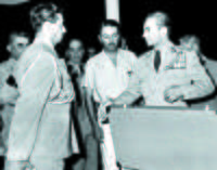 شاه از سمت نخست‌وزیری خود لذت می‌برد!