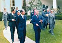 سقوط رژیم پهلوی به دلیل عامل خارجی نبود