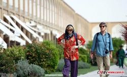 گردشگران همسایه تأثیر تحریم‌ها را کم می‌کنند