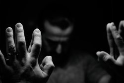 یک معتاد ۵۰ بار ترک می‌کند و باز به افیون پناه می‌برد
