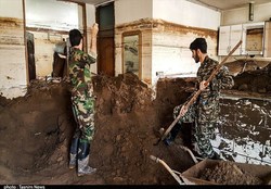 تحویل منازل پاکسازی شده از گل‌و‌لای به مردم