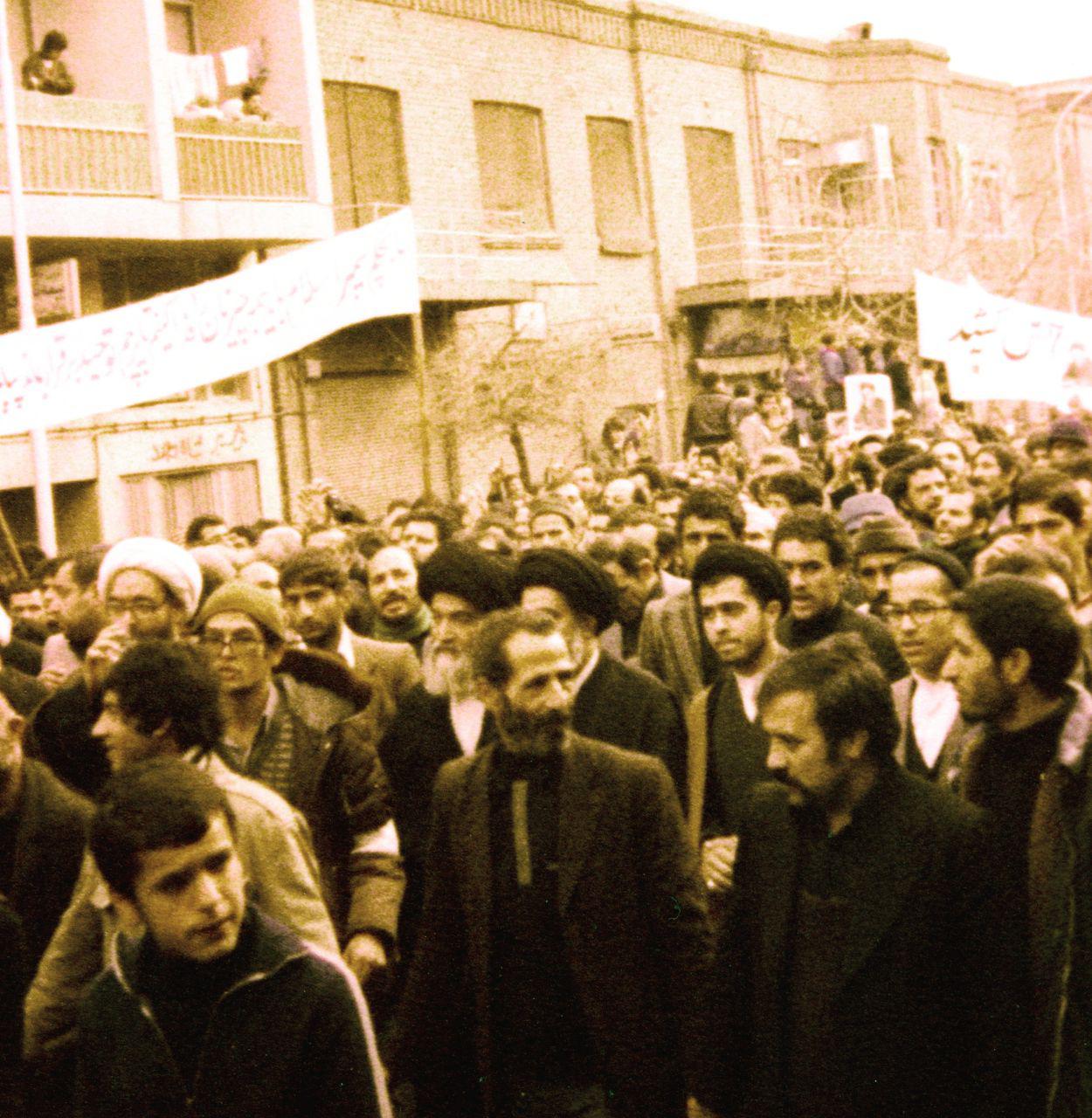 تصویری دیده نشده از «آیت الله موسوی خلخالی» تصویری دیده نشده از «آیت الله موسوی خلخالی»