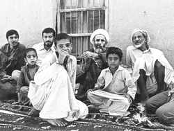 هیچ‌گاه از جایگاه مقام بالاتر با مردم سخن نگفت
