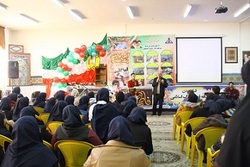آینده انقلاب به دست دانش آموزان رقم خواهد خورد