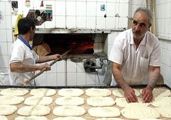 نانوایی‌های اردبیل باید از کارتخوان و لوازم بهداشتی استفاده کنند