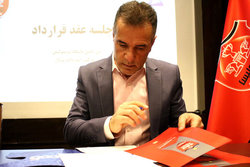 هیات مدیره باشگاه پرسپولیس با استعفای انصاریفرد مخالفت کرد