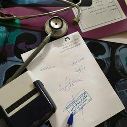 زنان پای کار جبهه مبارزه با کرونا از پزشک و پرستار تا معلم و جهادگر