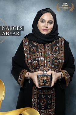 تبریک حسین انتظامی به نرگس آبیار