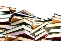 اهدای پنج‌هزار جلد کتاب به کتابخانه‌ای که در آتش سوخت