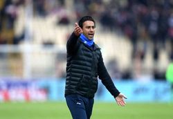 فرهاد مجیدی: حتما باید یک نفر بمیرد تا لیگ تعطیل شود؟!