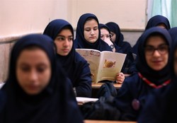 آموزش دروس به دانش‌آموزان از طریق شبکه آموزش