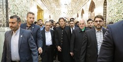 عمران خان به زيارت امام رضا(ع) رفت