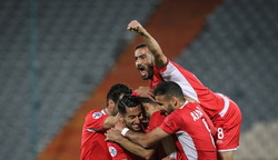 برد تشریفاتی سرخابی‌ها برابر السد و العین