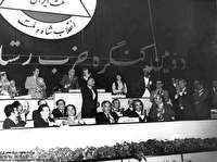 دموکراسی؟ آزادی؟ این حرف‌ها یعنی چه؟!