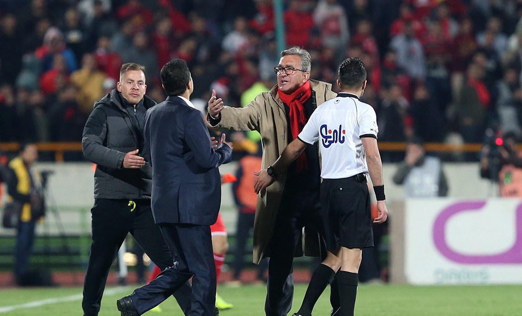 ریاحی: داور باید سوت توقف بازی را می زد