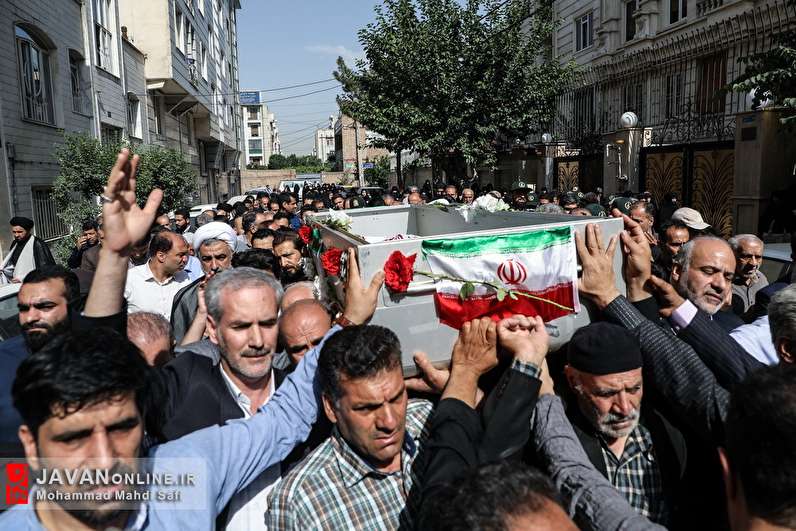 مراسم تشییع مرحومه «حلیمه خاتون خانیان» مادر شهيدان سجاديان