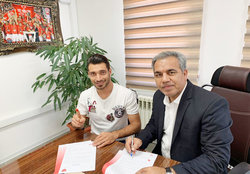 خلیل‌زاده قراردادش با پرسپولیس را تمدید کرد