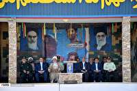 باید با مقاومت و پایداری در برابر توطئه های آمریکا ایستادگی کرد