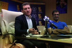 محمدی: از داخل فدراسیون منتظر زمین خوردن کشتی هستند