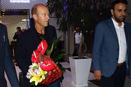 گزارش تصاویری از حضور سرمربی پرسپولیس در تهران