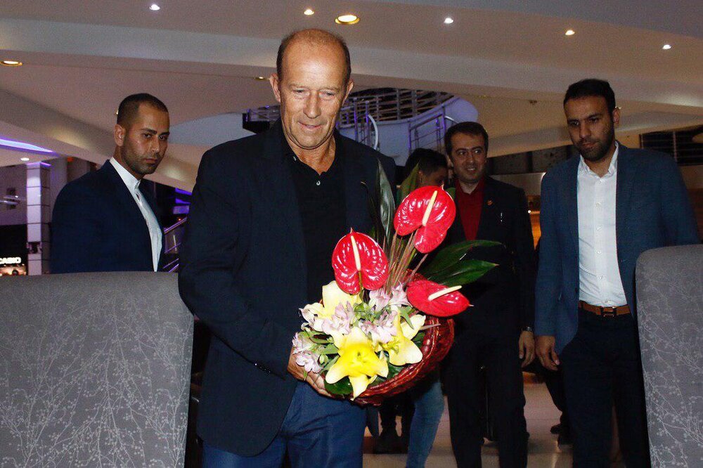گزارش تصاویری از حضور سرمربی پرسپولیس در تهران