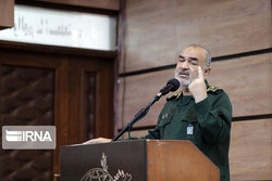سردار سلامی: در هیچ جنگ زمینی شکست نخواهیم خورد