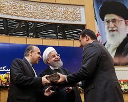 آقای وزیر چرا حکم رئیس وزنه برداری امضا نمی‌شود؟!