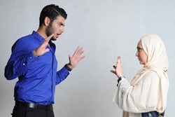 مرا همین‌گونه که هستم دوست بدار