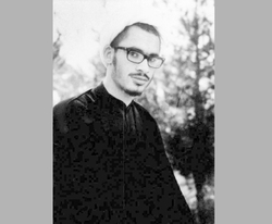 با وجود برخورداری مالی زاهدانه زندگی می‌کرد