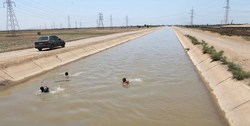 گرمای تابستان و شنا در کانال‌های مرگبار