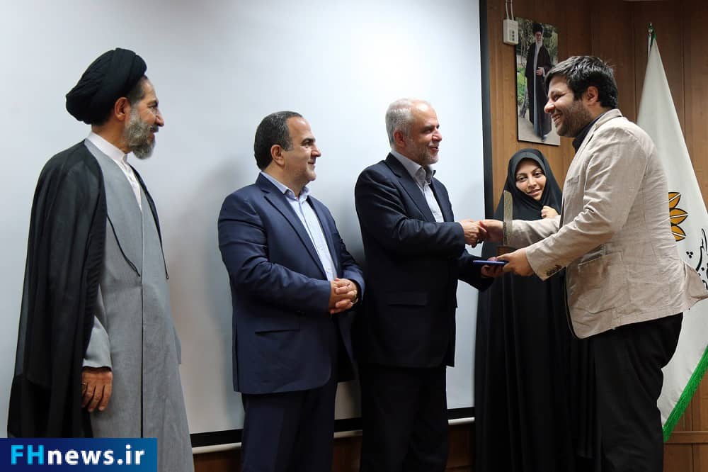 حجتالاسلام ابوترابی: به جای گفتگوهای روشنفکری باید در عرصه فرهنگ به میان جامعه آمد حجتالاسلام ابوترابی: به جای گفتگوهای روشنفکری باید در عرصه فرهنگ به میان جامعه آمد
